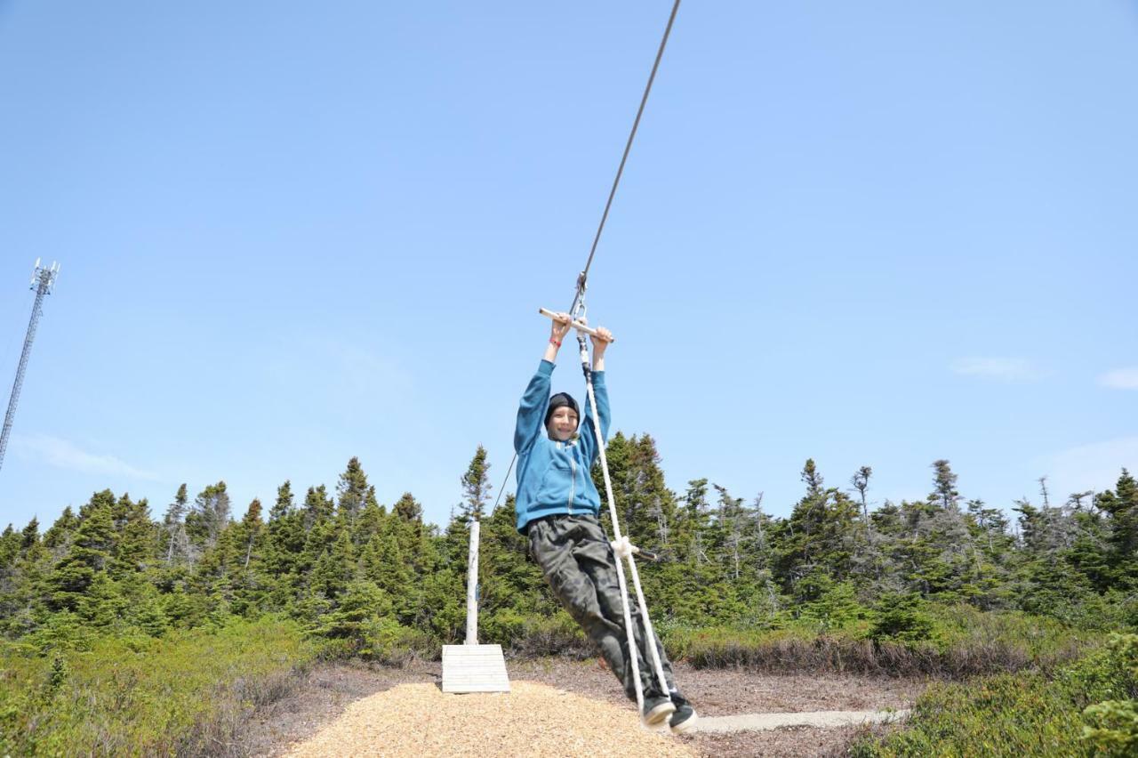 Grande-Entrée Auberge La Salicorne Et Escapades - Adventure Resort מראה חיצוני תמונה